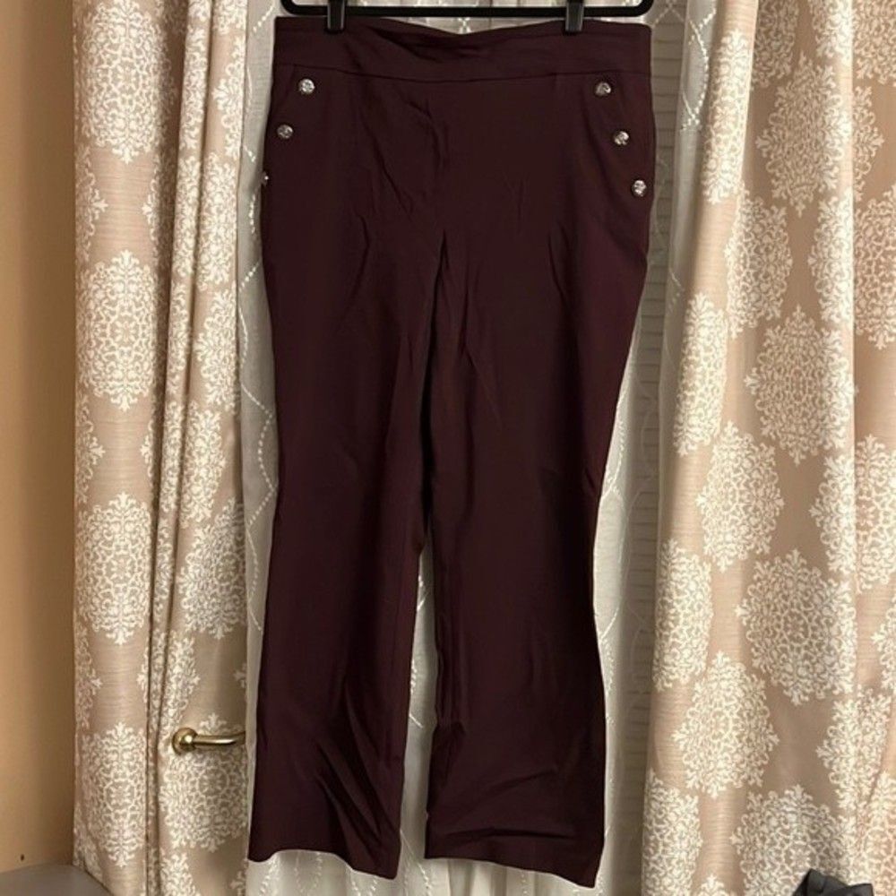 Womens Roz & Ali pull on  Pants Size 16 with button detail